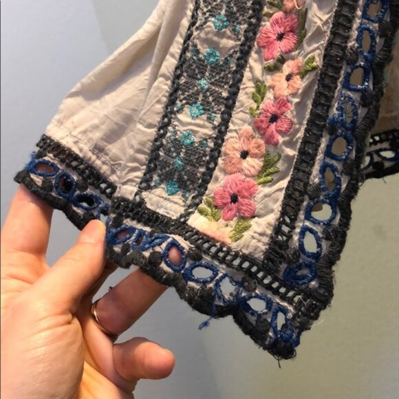 Beige rayon embroidered Johnny was button down - Picture 7 of 7